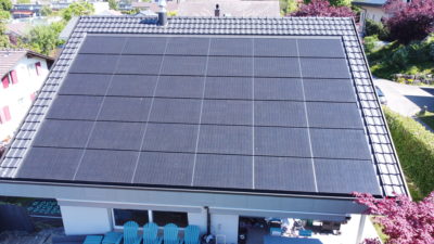 Rénovation et assainissement de toiture Bienne / Ipsach Panneaux photovoltaïques intégrés