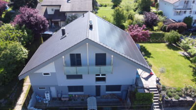 Rénovation et assainissement de toiture Bienne / Ipsach Panneaux photovoltaïques intégrés