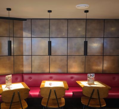 Bar le Charlot Neuchâtel Plaque cuivre Nordic Copper, Aurubis Menuiserie décoration intérieure Neuchâtel