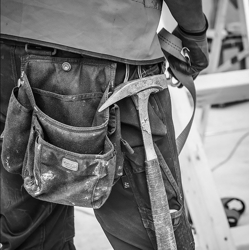 Emploi Neuchâtel, poste charpentier couvreur menuisier, annonce emploi Suisse, job frontalier